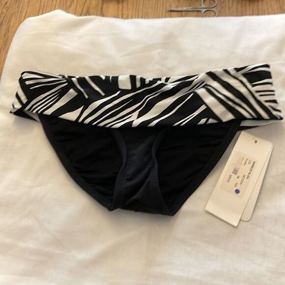 SUNSETS BLACK AND WHITE BIKINI BOTTOM.  NEW - Picture 8 of 8